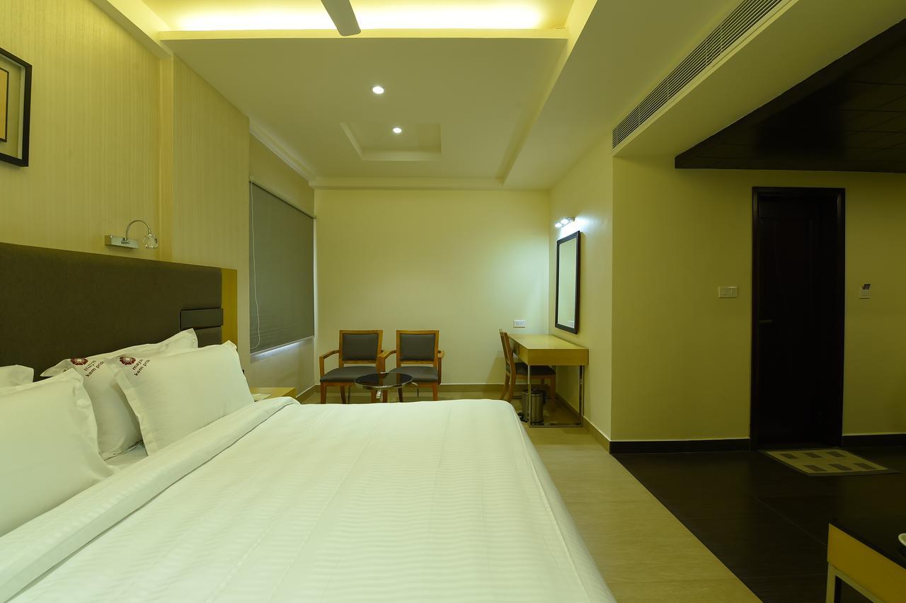 Mayas Kem Pride Hotel Tiruchirappalli Bagian luar foto