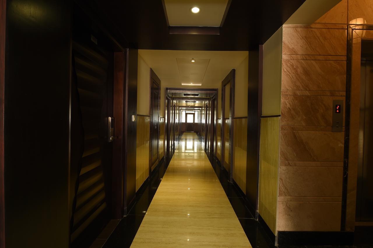 Mayas Kem Pride Hotel Tiruchirappalli Bagian luar foto